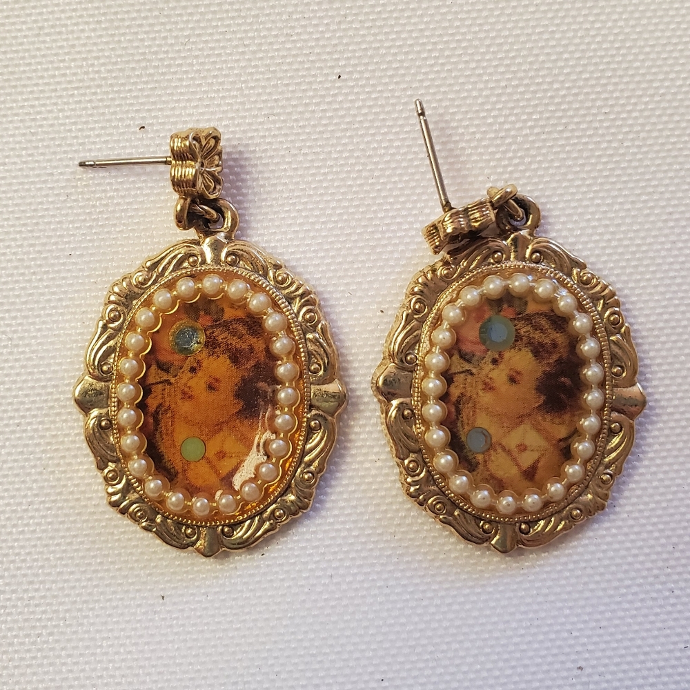 Costume jewelry
